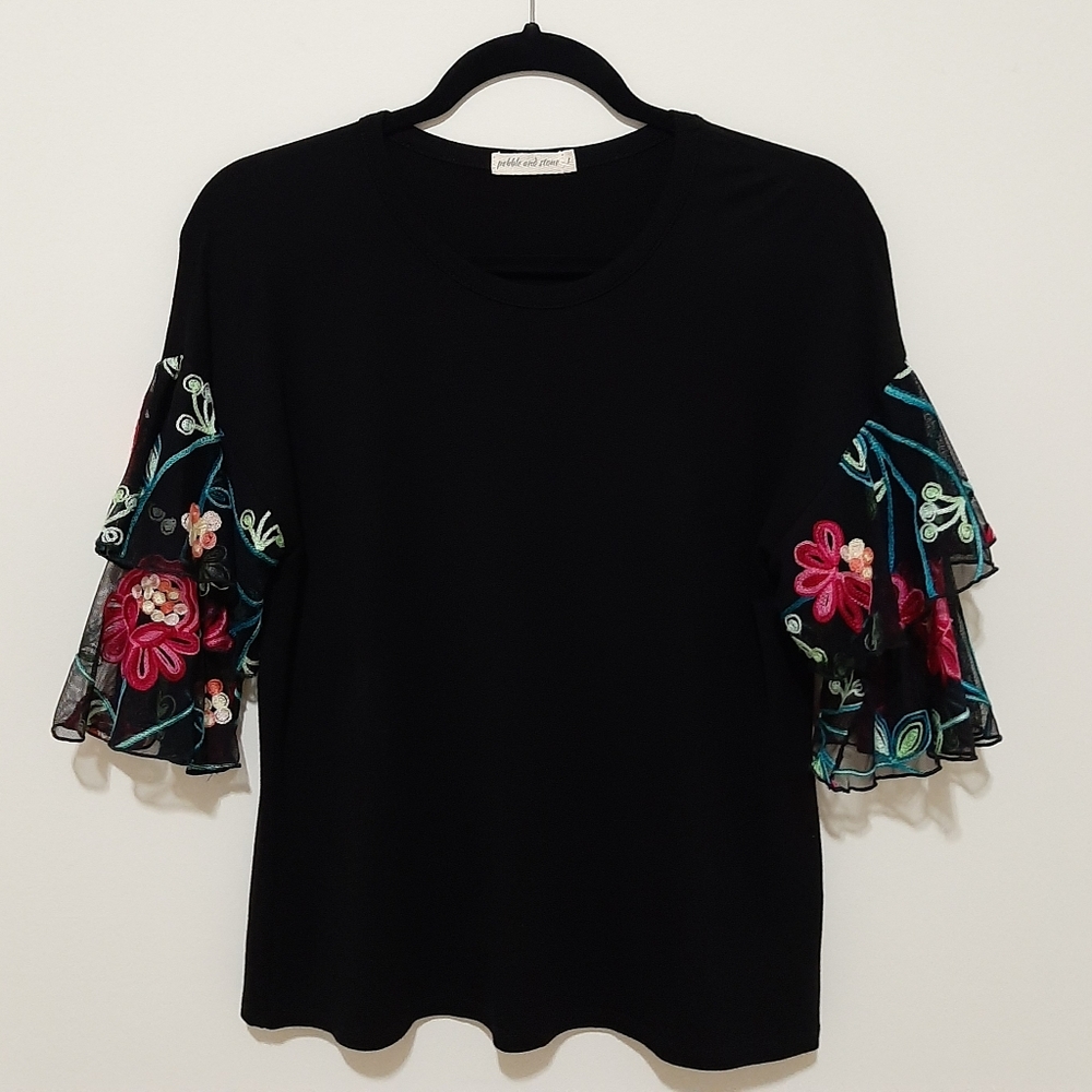 Pebble and Stone Black Top Small